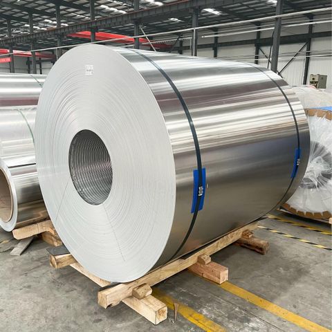 Bobina de aluminio con acabado laminado 3003 de 2 mm para aplicación en paneles compuestos de aluminio ignífugos.