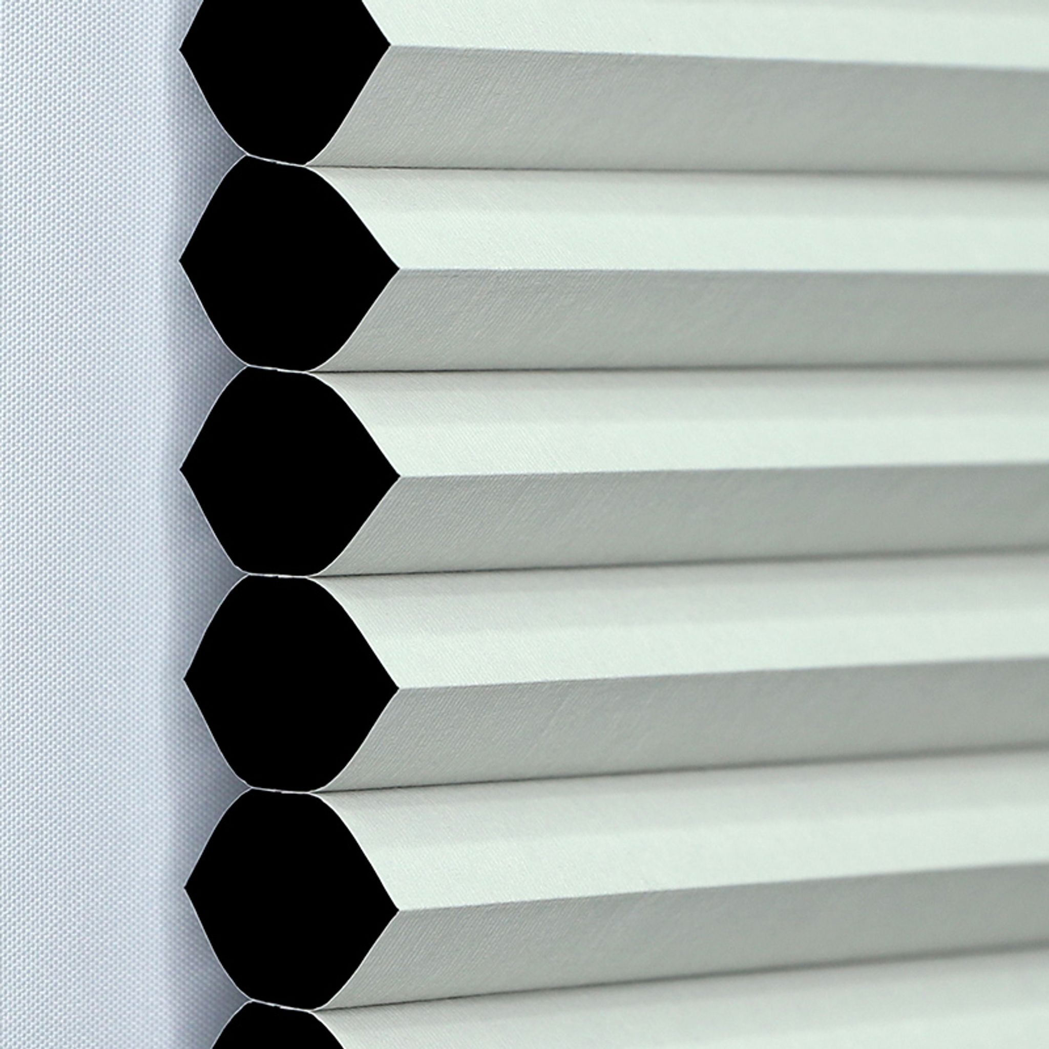 #7103 Cream (Blackout)