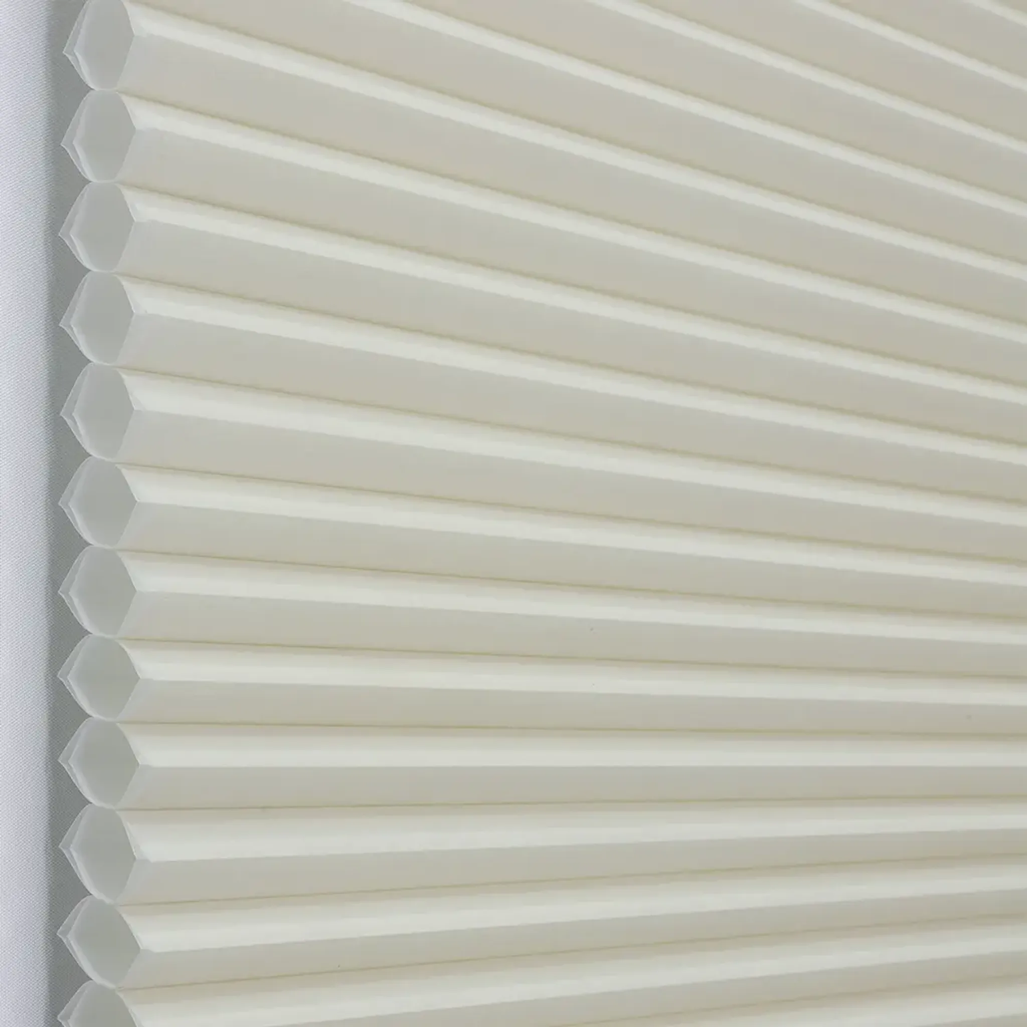 #38H03 Beige