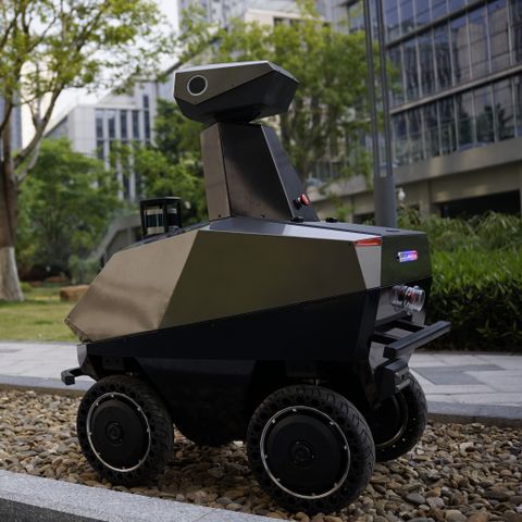 Outdoor Security Patrol Robot S5 — AI Event Detection, Remote Control, Auto-Charging
