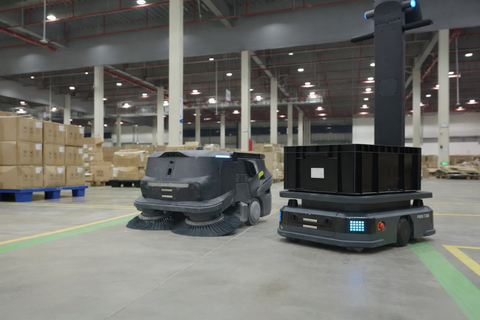 PUDU MT1 Max Robotic Sweeper for Parking Garages & Campuses
