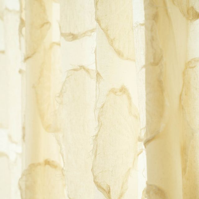 Handcrafted Texture with Airy Layers