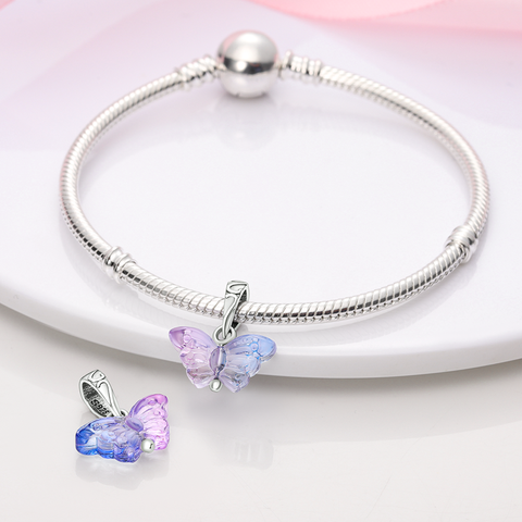 Pendentif papillon en verre