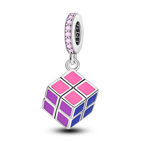 Charme Rubik&#39;s Cube rotatif coloré