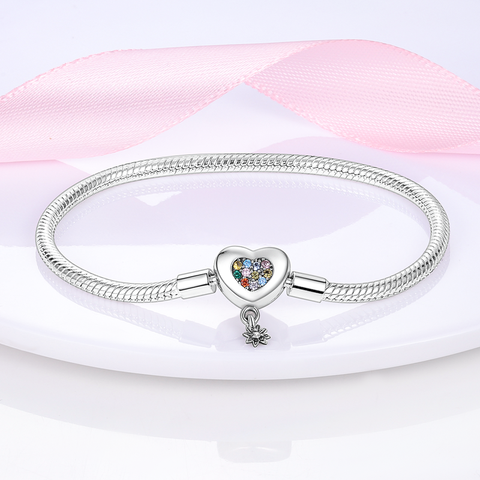 Bunte Armbänder in Herzform aus Zirkonium