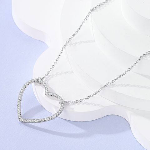 Collier coeur en pierre classique