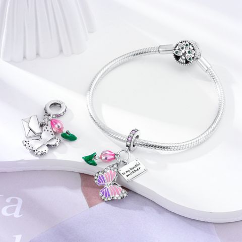 Cadeau de papillon de fleur pour le pendentif de maman
