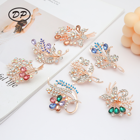 Broche de flor de oreja de arroz de cristal de diamantes de imitación de aleación DP Y-38