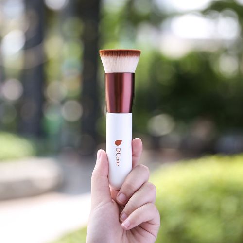 Milk Smooth Flat Foundation Brush