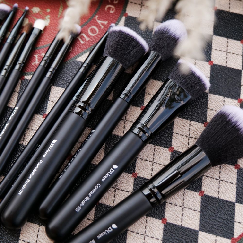 Essential Makeup Brushes