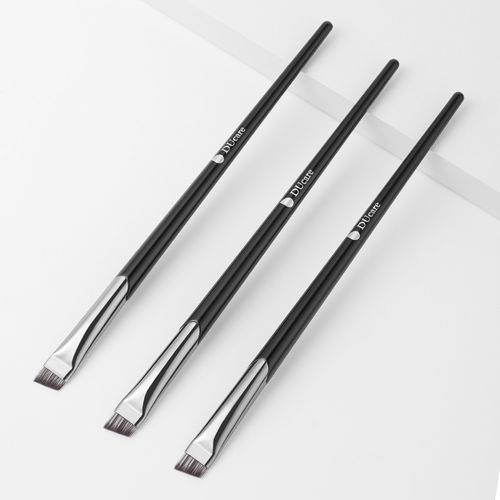 Angled Eyebrow Brush-V06