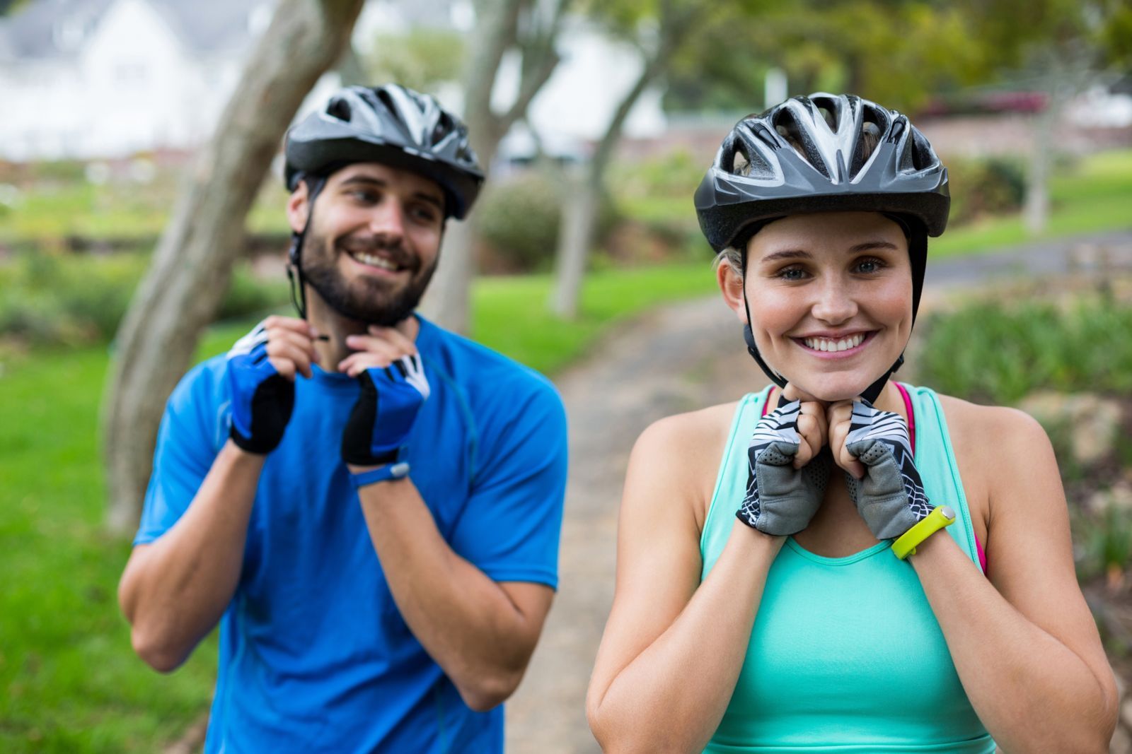 How do you wear a hot sale bike helmet