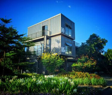 Unveiling the Amazing Interiors of Shipping Container Homes