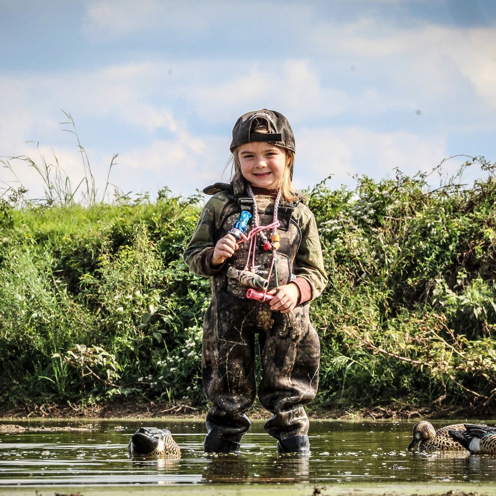 8 Fans Waterproof Neoprene Waders for Kids with Rubber Boots in Timber Camo