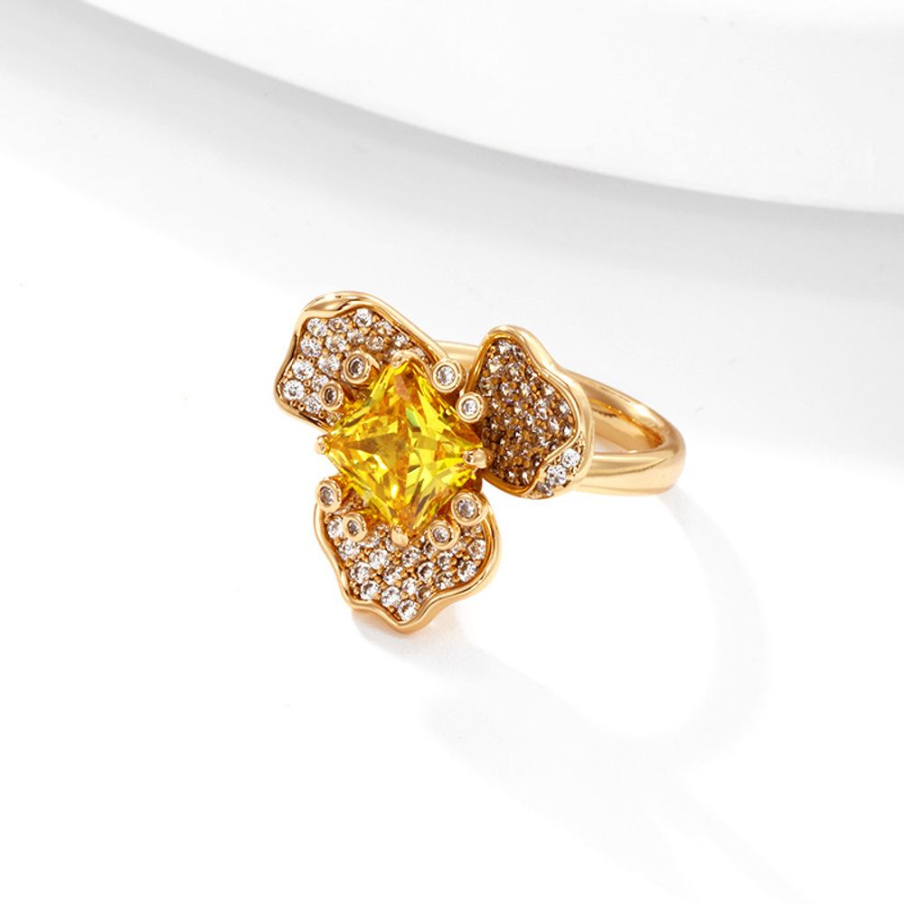18k gold flower shape zircon Ring