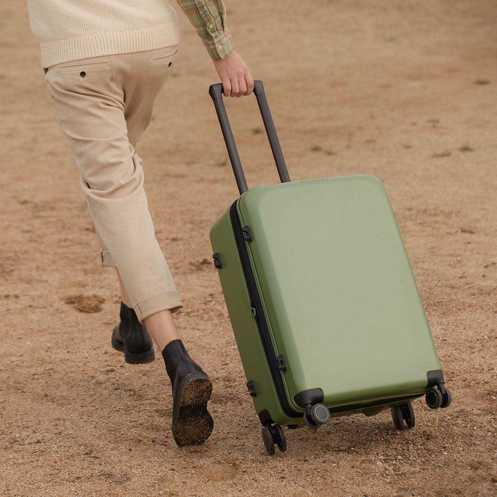Why Your Luggage Spinner Wheels Get Stuck (And How to Fix Them)