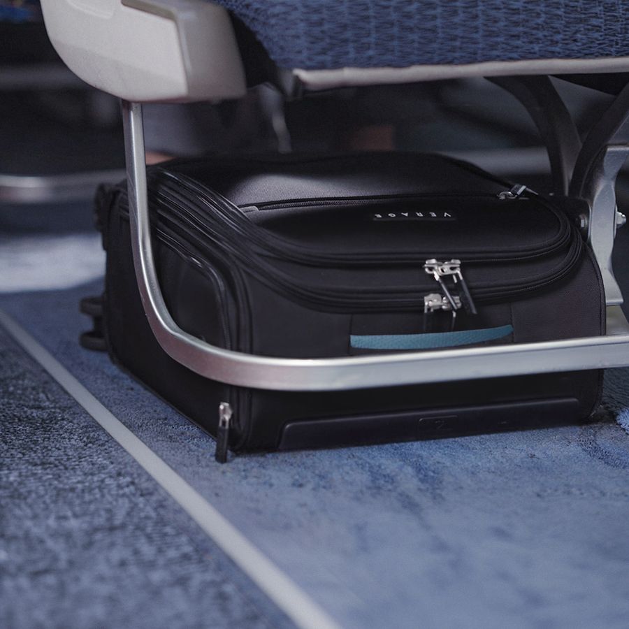 Overhead Suitcase Carry On with Charging Port Verage Carry on