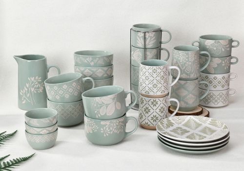 Engraved Leaf Motif Mugs