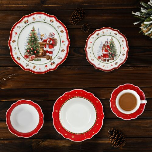 Festive Santa & Tree Dinner Plate