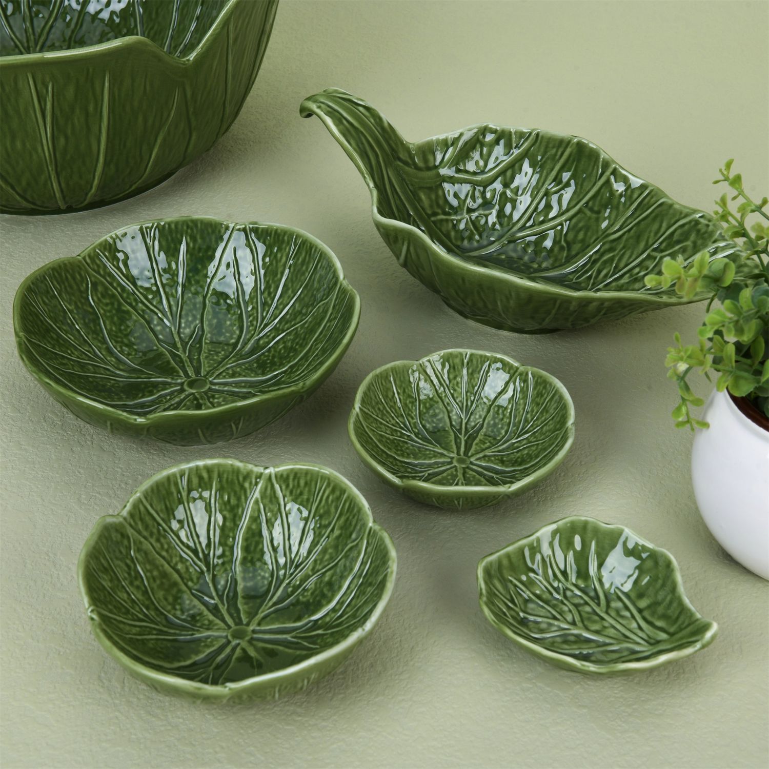 parts of Magnoble Green Luxury Cabbage Leaf Dinner Sets 