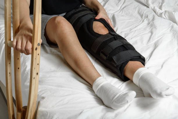 Tips for Safe and Comfortable Sleeping with a Knee Brace
