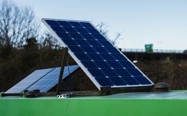 Comprehensive Guide to Solar Panel Materials, Construction, and Design