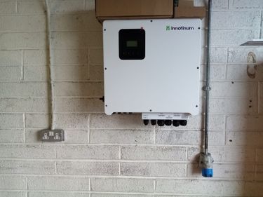 What to Look for When Buying a Home Hybrid Inverter
