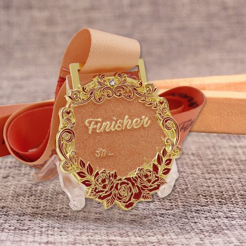 Manufacturer Wholesale Custom Exquisite Metal Medal Charity Run Metal Engraving Logo Medal Holder