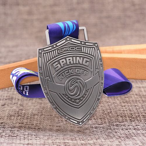 Cheap Wholesaler Custom Zinc Alloy Metal Gold & Silver Medal Soccer Medal Sports Souvenir Medal