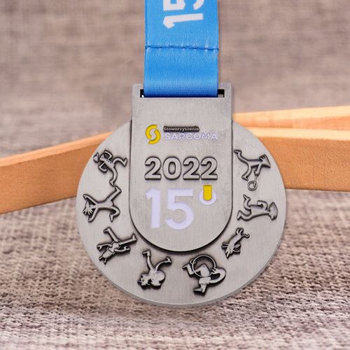 Medalla de metal con diseño gratuito y logotipo personalizado, grabado en blanco, soporte para medallas deportivas, venta al por mayor, bajo pedido mínimo