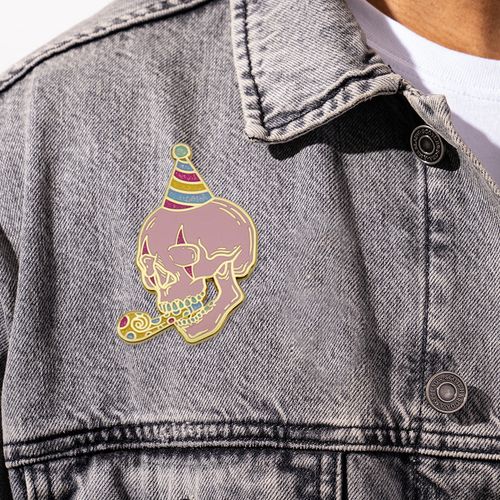 Geen minimale bestelling Fabrieksontwerp Metalen emaille pin Aangepast logo Zacht en hard email Ahriman souvenir cadeau badge pin