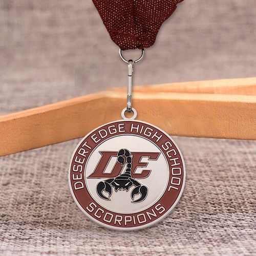 Aangepast ontwerp Metalen medaille Afwerking School Afgestudeerd Geschenk Aangepast Letter Logo Zacht Email Souvenir Medaille