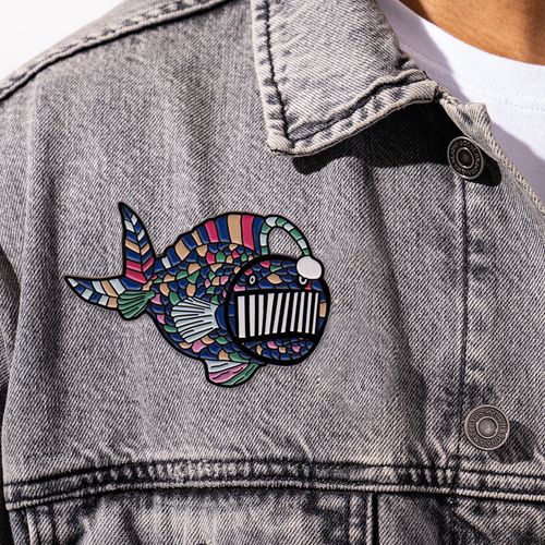 Wholesaler Custom Design Metal Enamel Pin Lantern Fish Marine Animal Soft Enamel Badge Pin