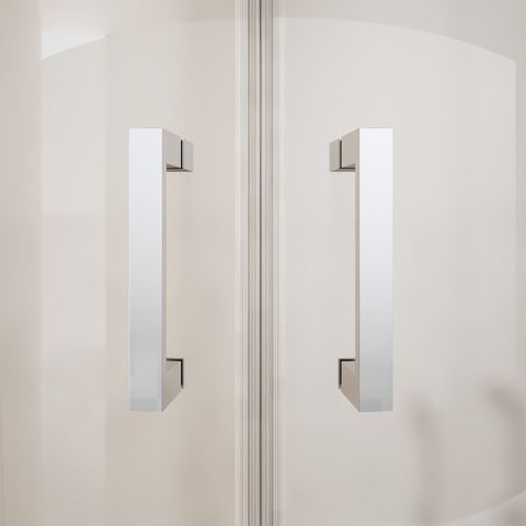 Mampara de ducha curva con puerta cuadrante