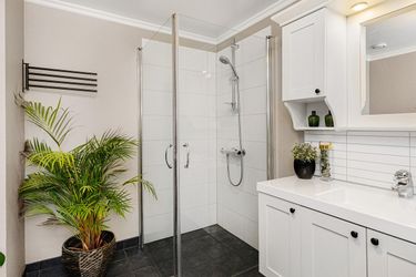 bypass shower door