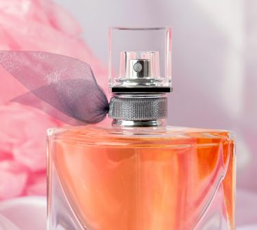 Types of Perfume Bottle Nozzles: Which One is Best for Your Fragrance