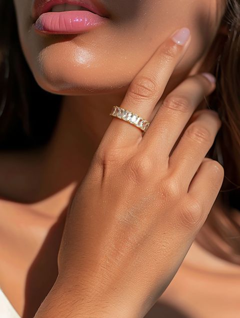 ICED BAGUETTE RING - 18K GOLD